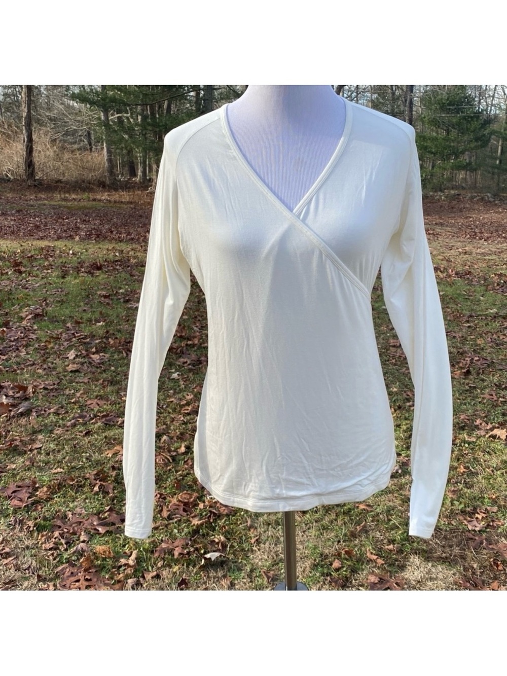 W BY WORTH TOP SURPLICE TEE LONG SLEEVE V-NECK WRAP LOOK CREAM STRETCH SIZE M